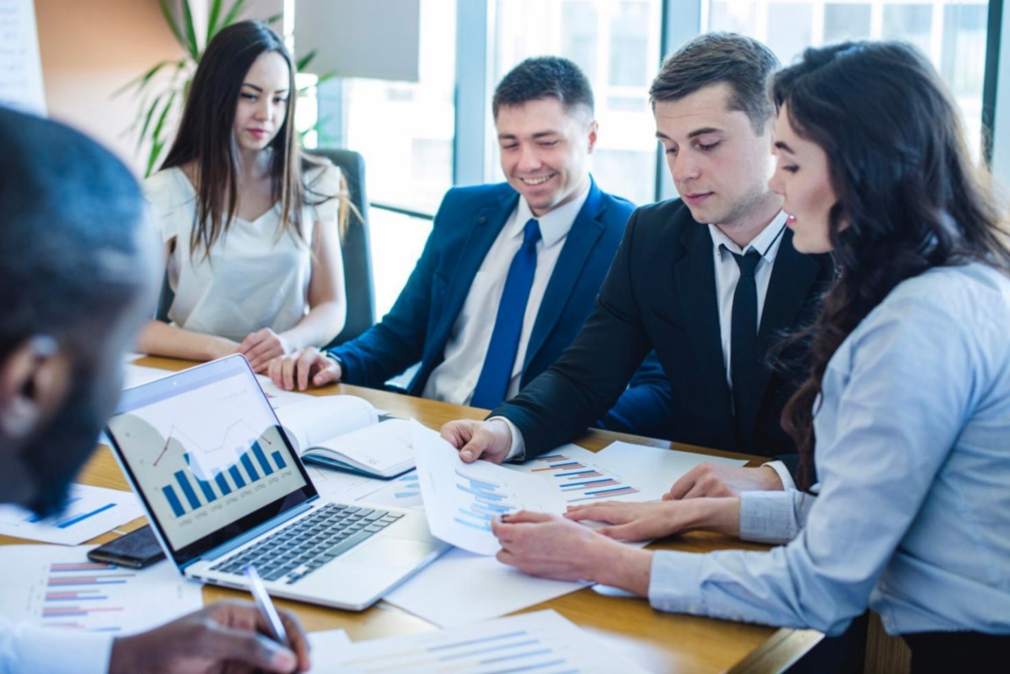 Professionelle Geschäftsbesprechung zur Finanzplanung